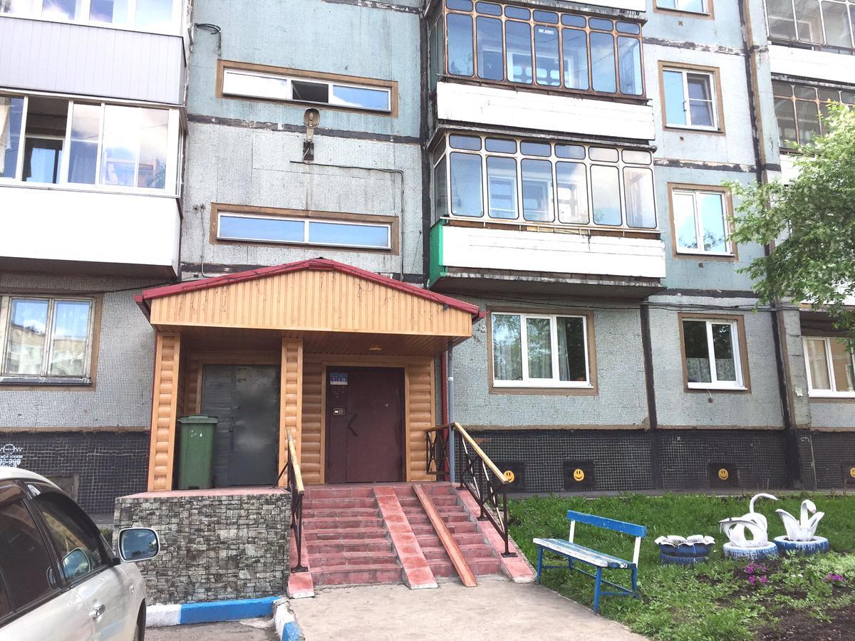 Apartment Tsiolkovskogo 27 Новокузнецьк Екстер'єр фото